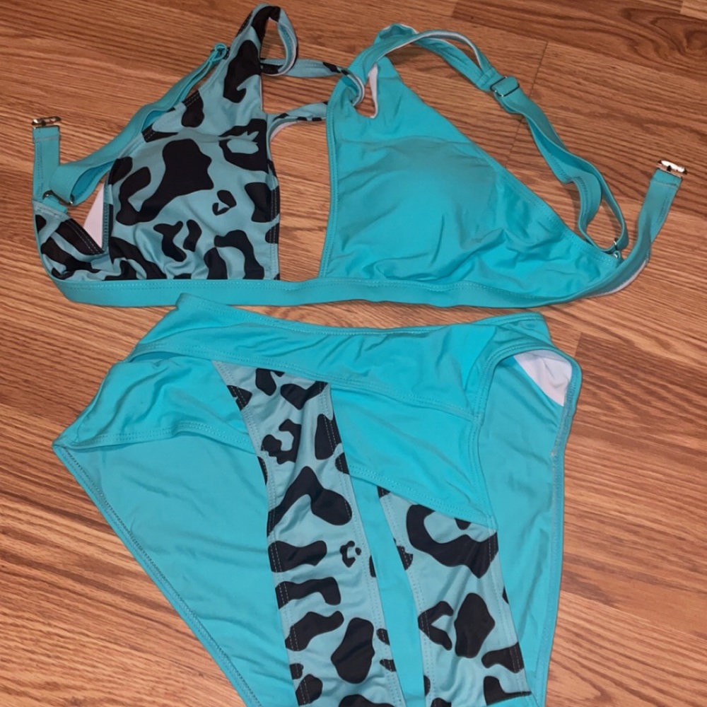 Blue Cheetah Print Bikini. Size: M